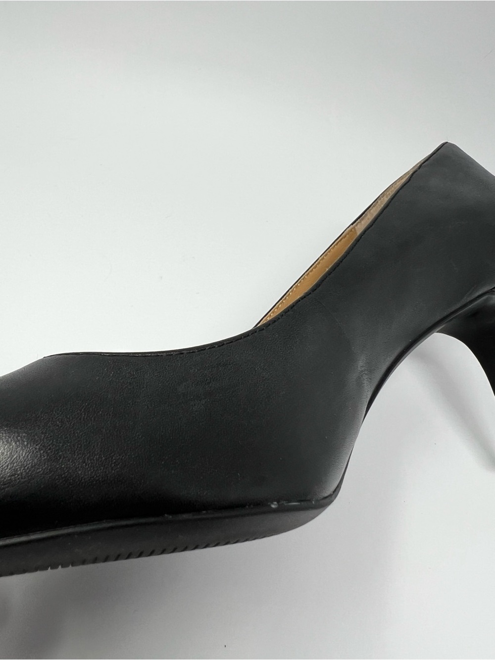Ralph Lauren Lanette Pumps
Size 9 - Picture 8 of 9